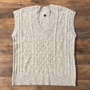 Universal Thread Light Gray V Neck Cable Knit Sweater Vest size small new